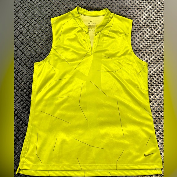Nike Women’s Dri-Fit Sleeveless Golf Polo Size M - Picture 1 of 6